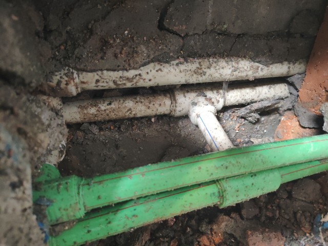 新乡市平原城乡一体化示范区消防水管漏水检测维修.客厅漏水检测维修